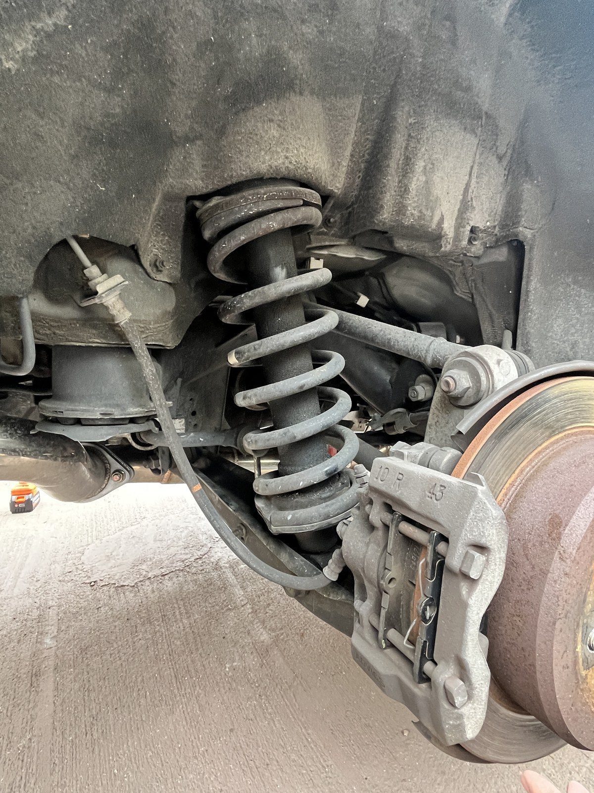 Rear shock assembly before the swap